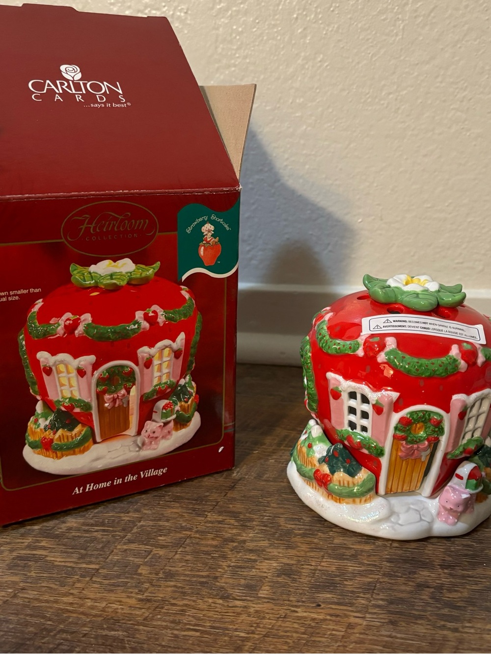 NIB Vintage Strawberry Shortcake Ceramic Tea Light Christmas House 🎄🍓